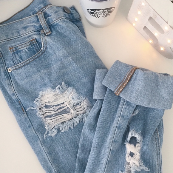 Brandy Melville Denim - Brandy Melville Ripped Boyfriend Jeans